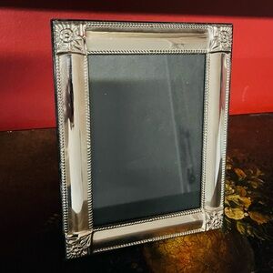 Godinger Baroque Silver Plated 5x7 Frame with Forged Floral Corners.